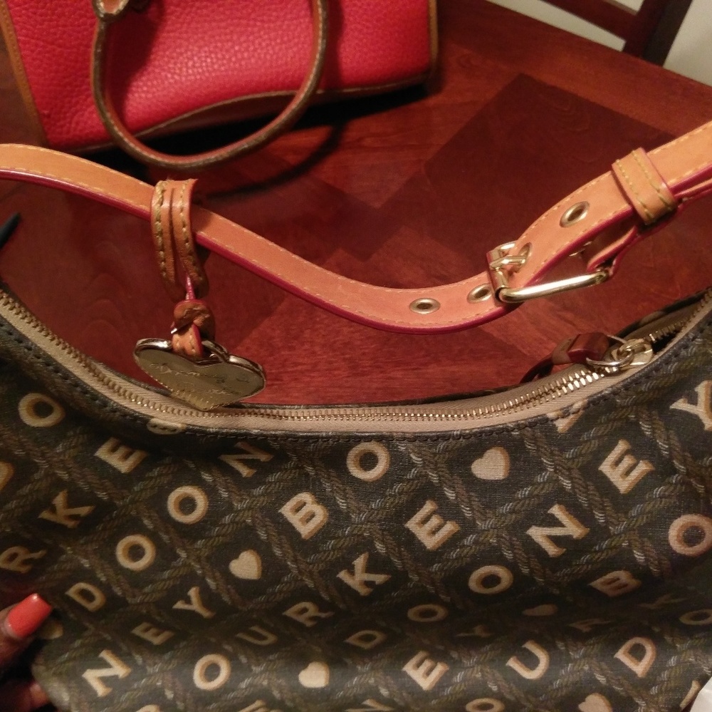 Designer Purse - Picture 3 of 6
